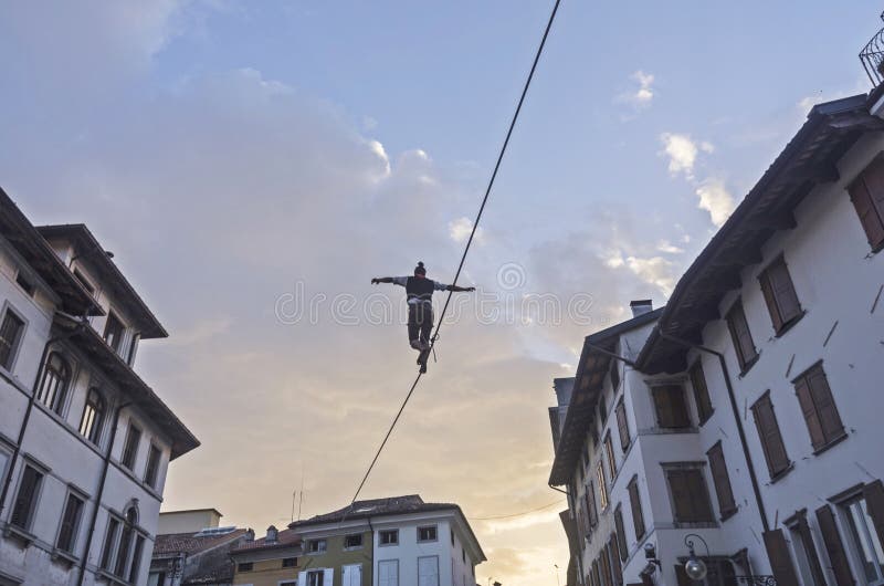 Macacos engraçados imagem de stock. Imagem de tailândia - 69004483