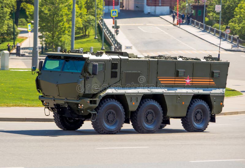 Equipamento militar russo. Desfile na cidade imagens de stock