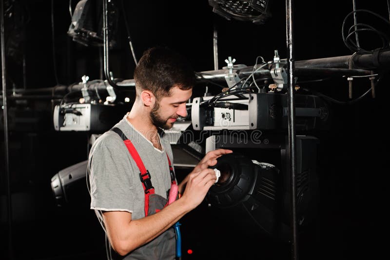 The Equipment Repair Engineer Diagnoses the Breakdown of Light Stock