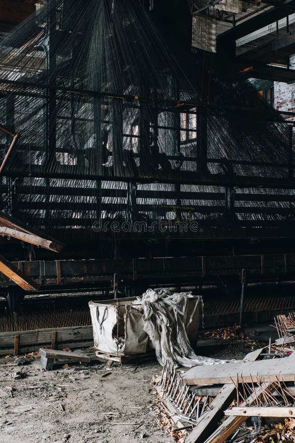 Equipo industrial desechado - Scranton abandonado ate el molino de seda - Scranton, Pennsylvania fotografía de archivo libre de regalías Equipo industrial desechado - Scranton abandonado ate el molino de seda - Scranton, Pennsylvania fotografía de archivo libre de regalías
