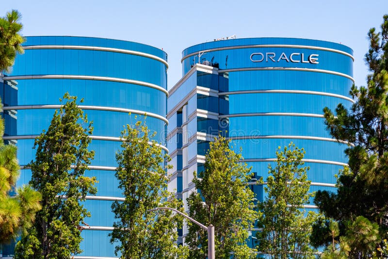1er août 2019 Redwood City/CA/Etats-Unis - sièges sociaux d'entreprise d'Oracle dans Silicon Valley ; Oracle Corporation est une photo stock 1er août 2019 Redwood City/CA/Etats-Unis - sièges sociaux d'entreprise d'Oracle dans Silicon Valley ; Oracle Corporation est une photo stock