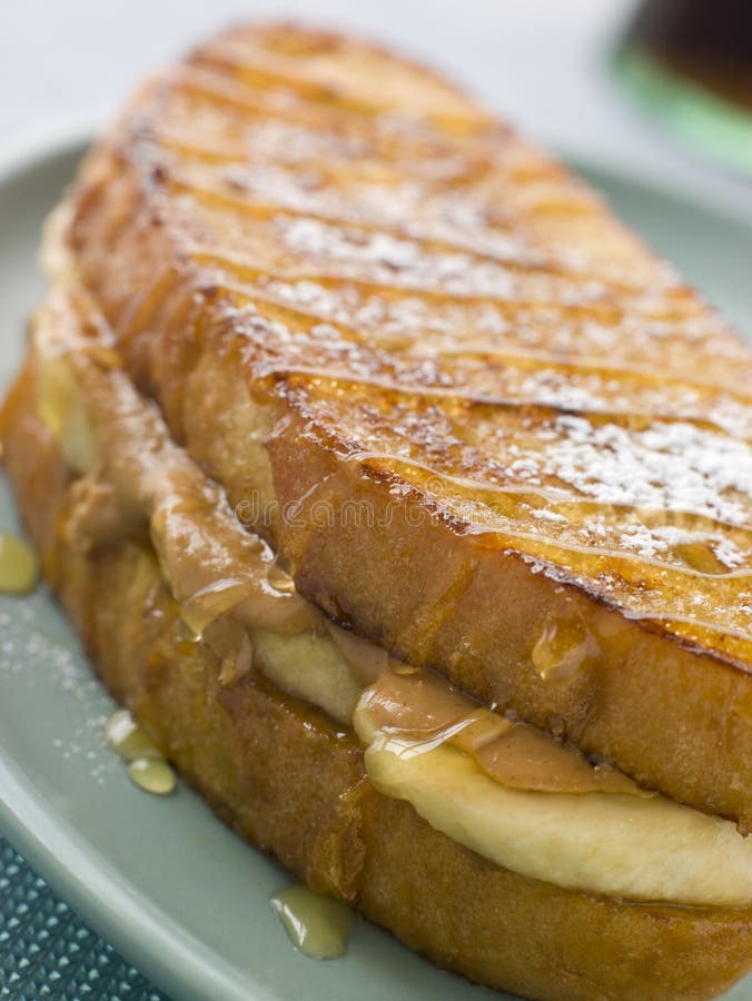 Erdnussbutter Und Banane Eggy Brot-Sandwich Stockfoto - Bild von ...