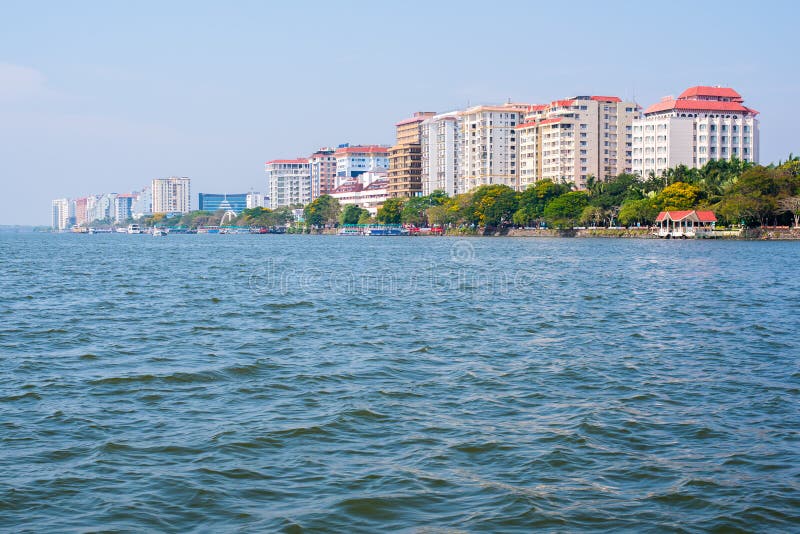 Ernakulam, das Festlandteil des Kochis lizenzfreie stockbilder Ernakulam, das Festlandteil des Kochis lizenzfreie stockbilder