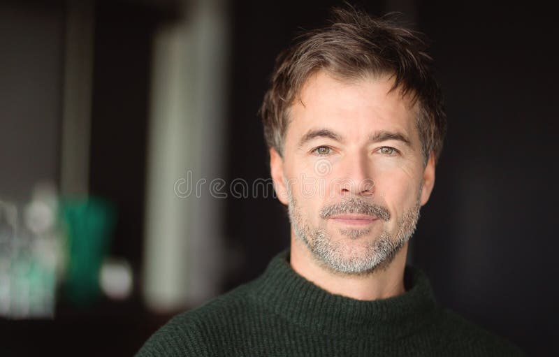 Serieuze man van middelbare leeftijd royalty-vrije stock afbeelding