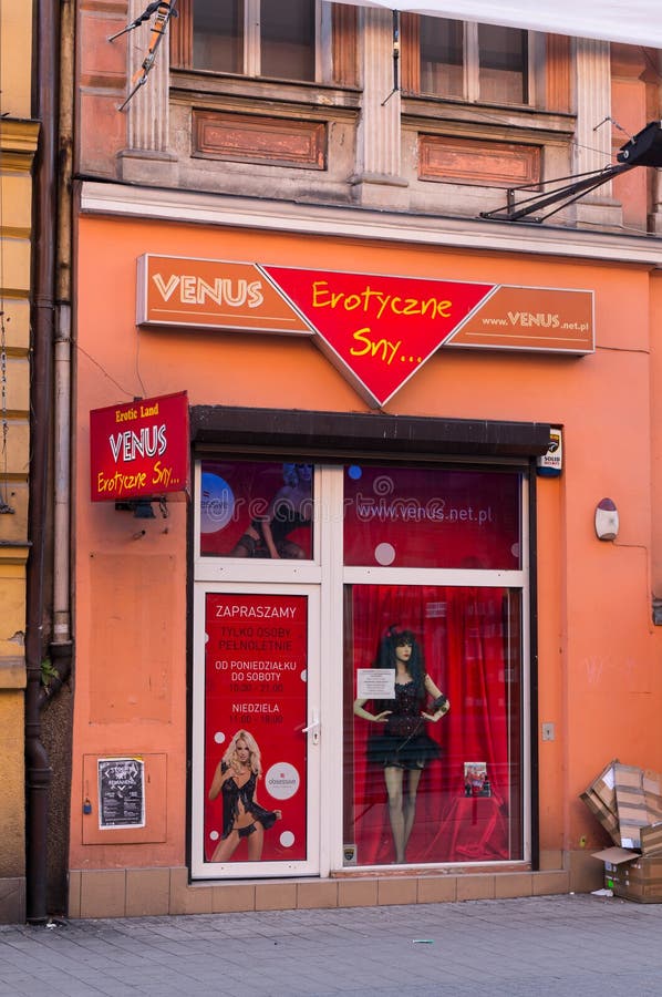 Venus erotic shop split