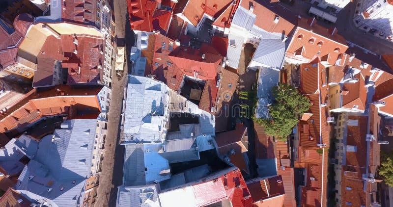 Erstaunliche Luft-Tallinn-Ansicht über die alte Stadt nahe dem Hauptplatz