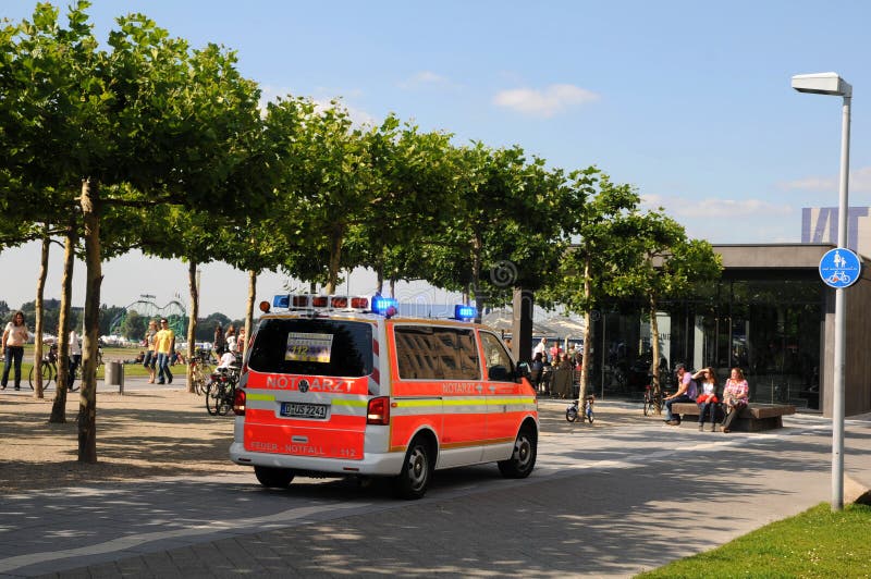 Response to emergencies on the bank of the Rhine in DÃ¼ssledorf. Response to emergencies on the bank of the Rhine in DÃ¼ssledorf