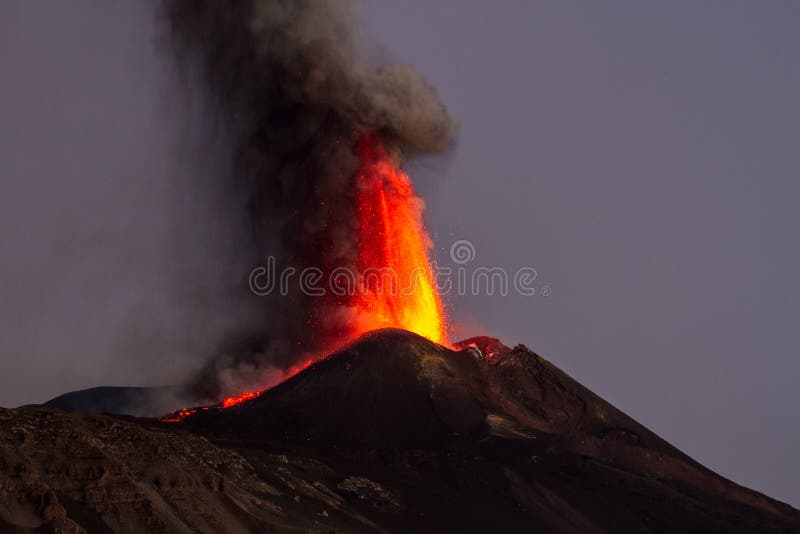 Eruzione di Volcano Etna immagini stock libere da diritti