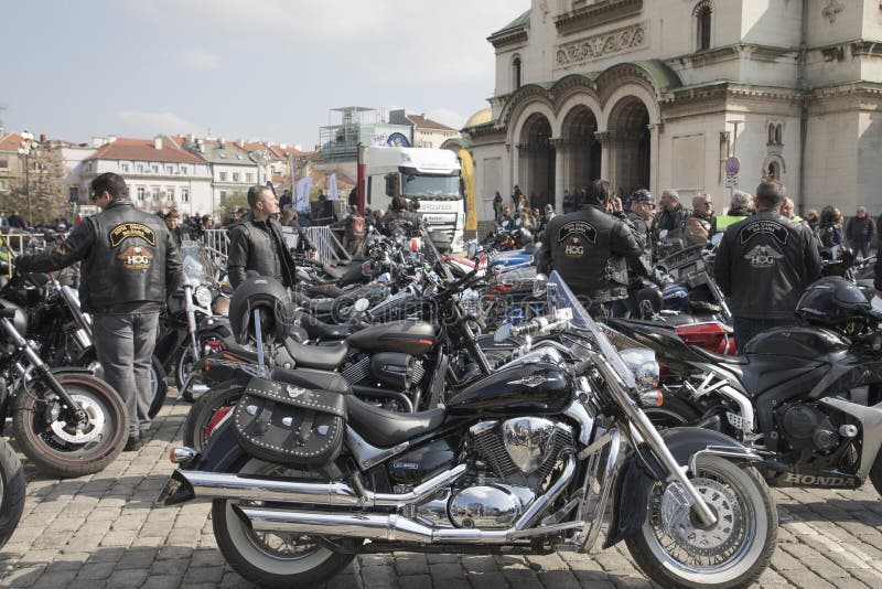 Eröffnungsfeier der Sommermotorradjahreszeit in Sofia, Bulgarien stockbild Eröffnungsfeier der Sommermotorradjahreszeit in Sofia, Bulgarien stockbild