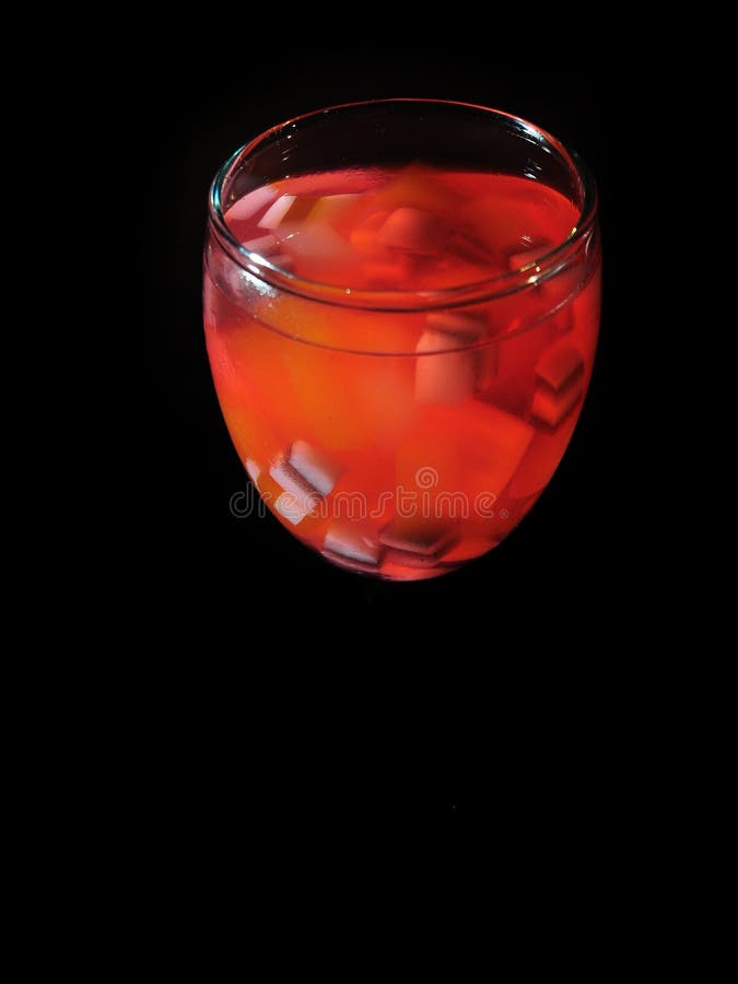 Es Campur - Jelly Drink - Cocktail-Eis Gefrorener Nachtisch gemacht von Mischgelee und von Erbeersirup lizenzfreies stockfoto Es Campur - Jelly Drink - Cocktail-Eis Gefrorener Nachtisch gemacht von Mischgelee und von Erbeersirup lizenzfreies stockfoto