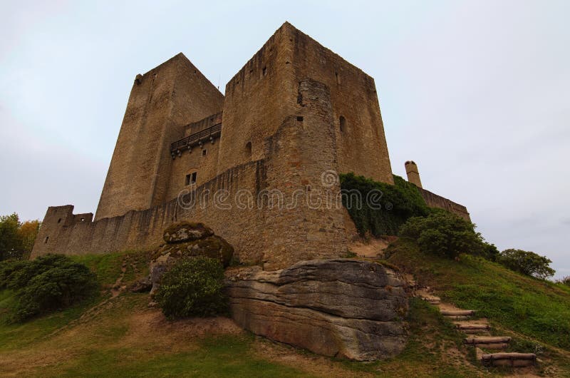 Es el castillo Románico preservado más viejo y mejor de Europa imagen de archivo libre de regalías Es el castillo Románico preservado más viejo y mejor de Europa imagen de archivo libre de regalías