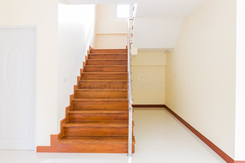 Escadaria de madeira fotografia de stock royalty free