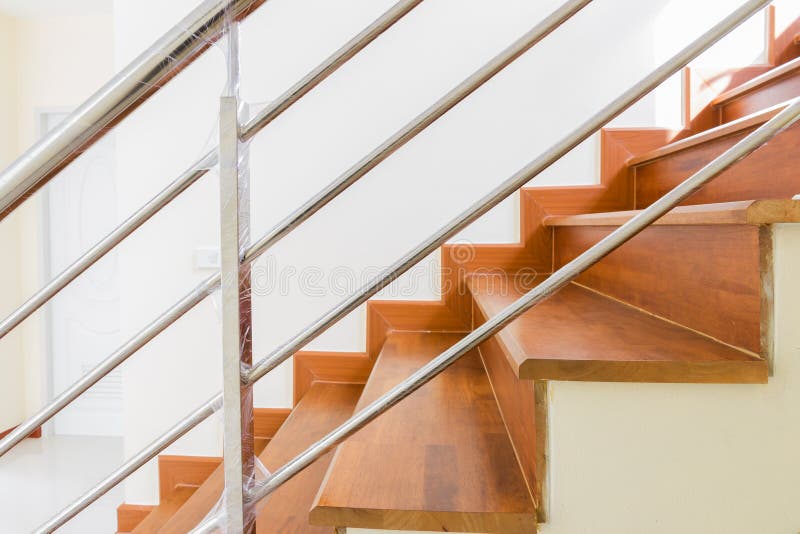 Escada de madeira fotos de stock