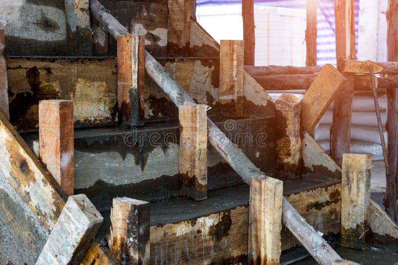 Escadaria do concreto da escada da construção foto de stock