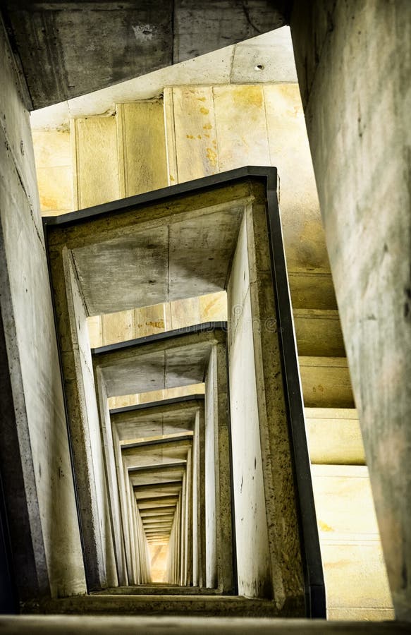 Escadaria espiral moderna imagem de stock royalty free
