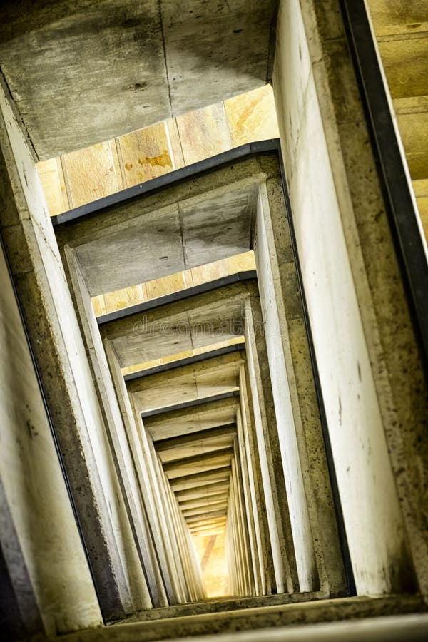 Escadaria espiral moderna foto de stock