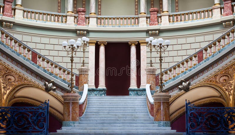 Escadas num palácio imagem de stock royalty free
