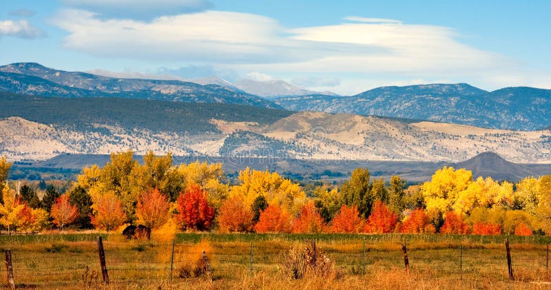 Escala dianteira de Colorado do outono