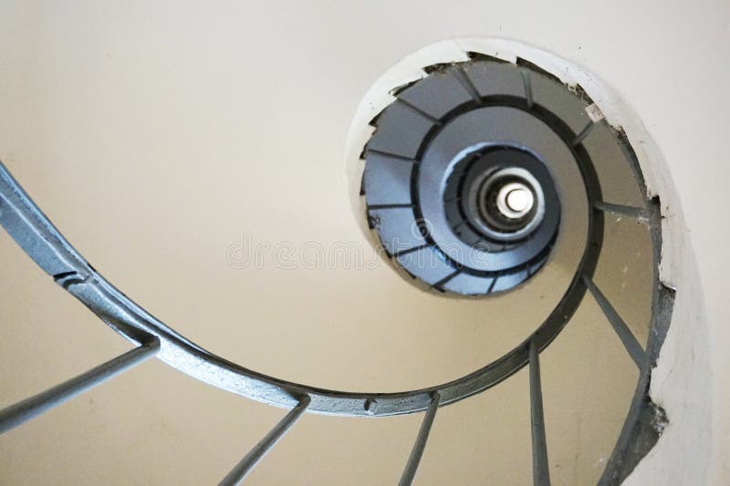 escaleras espirales agradables de la torre del alminar de Lednice imagenes de archivo escaleras espirales agradables de la torre del alminar de Lednice imagenes de archivo