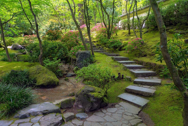Escaliers en pierre au jardin de Japonais de Portland