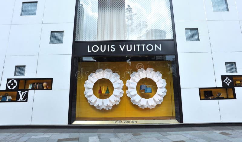 Louis Vuitton Logo Y Marca Signo Frente De Tienda Tienda De Lujo Marca  Tienda De Moda En Deauville Imagen editorial - Imagen de logotipo, louis:  210530870