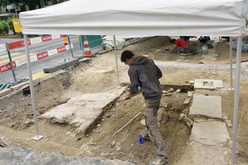 Escavação da arqueologia na lucerna