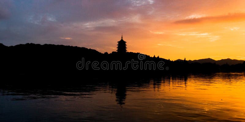 Escena del oeste del lago Hangzhou