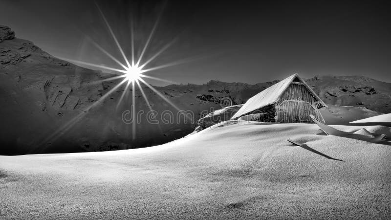 Escena en Rumania, paisaje hermoso de las montañas de Fagaras, laca del invierno de Balea fotos de archivo libres de regalías Escena en Rumania, paisaje hermoso de las montañas de Fagaras, laca del invierno de Balea fotos de archivo libres de regalías