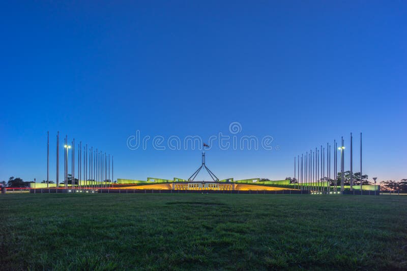 Escena hermosa de la puesta del sol en la casa Canberra, Australi del parlamento foto de archivo Escena hermosa de la puesta del sol en la casa Canberra, Australi del parlamento foto de archivo