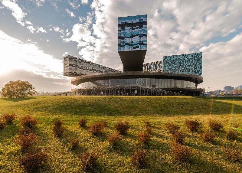 Escola de gestão SKOLKOVO de Moscou imagem de stock Escola de gestão SKOLKOVO de Moscou imagem de stock