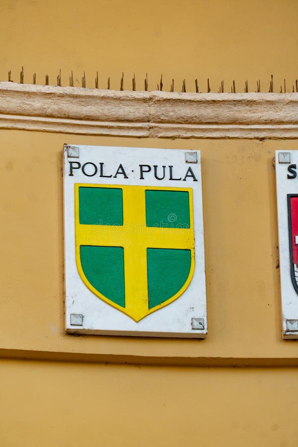 Escudo de armas de las pulas, Croacia fotografía de archivo libre de regalías Escudo de armas de las pulas, Croacia fotografía de archivo libre de regalías