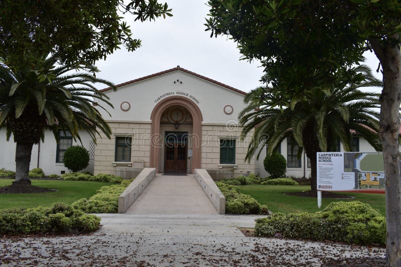 Escuela Secundaria De Carpinteria Originalmente Una High School