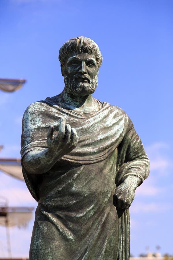 Escultura de bronce de Titus Flavius Orestes en Skopje céntrico, mA fotografía de archivo Escultura de bronce de Titus Flavius Orestes en Skopje céntrico, mA fotografía de archivo