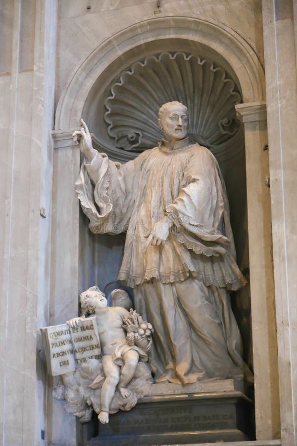 Escultura de la basílica de San Pedro, Vaticano, Italia imagen de archivo Escultura de la basílica de San Pedro, Vaticano, Italia imagen de archivo