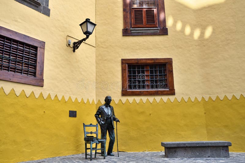 Escultura del compositor y del escritor españoles, Nestor Alamo, palma de Las