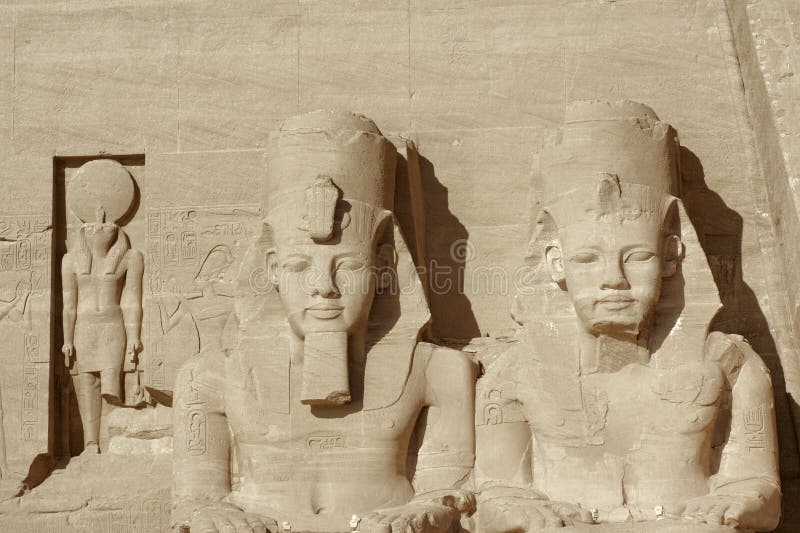Esculturas em templos de Abu Simbel imagens de stock Esculturas em templos de Abu Simbel imagens de stock