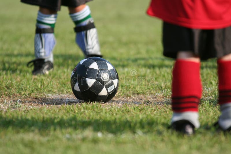 Jogador E Goleiros De Futebol Durante O Tiroteio Da Pena Imagem de