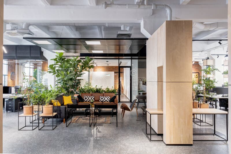 Espace ouvert moderne bureau intérieur avec mobilier images libres de droits