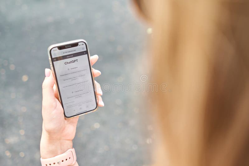 Espagne barcelone mars 20 2023 : page web de chatgpt un prototype ai chatbot est vu sur le site internet d'openai sur un image stock