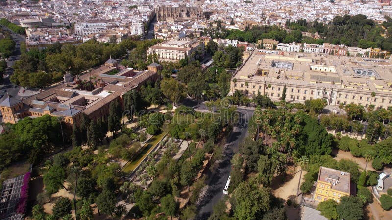 Espagne de seville. vue aérienne cinématographique. cityscape et de nombreux monuments clips vidéos