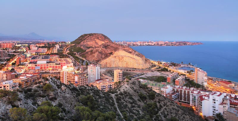 Espanha, cidade de Alicante no por do sol fotos de stock Espanha, cidade de Alicante no por do sol fotos de stock