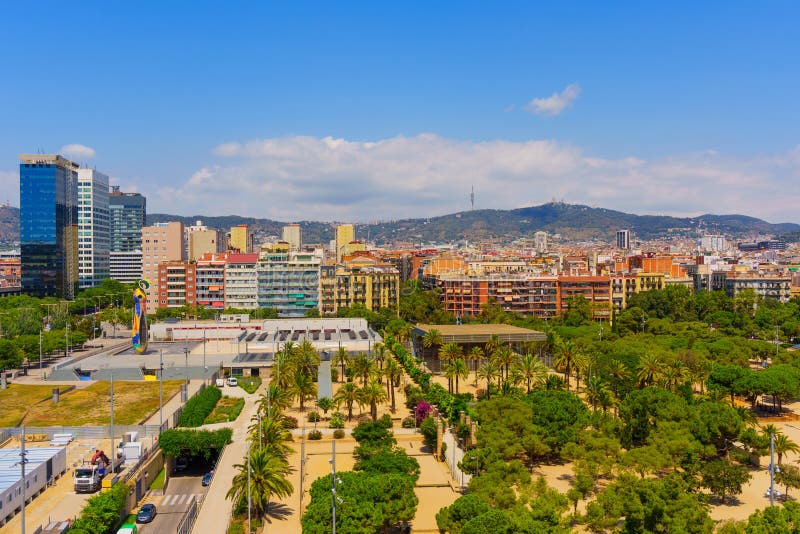 Espaços verdes urbanos vibrantes em barcelona imagens de stock royalty free