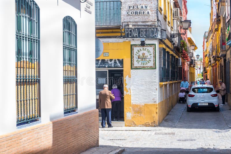 España, Sevilla, puede los 8vos 2019 callejones estrechos en el centro histórico de Sevilla en Andalucía imagenes de archivo España, Sevilla, puede los 8vos 2019 callejones estrechos en el centro histórico de Sevilla en Andalucía imagenes de archivo
