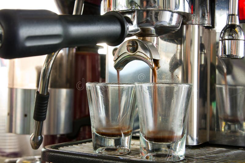 https://thumbs.dreamstime.com/b/espresso-double-shot-starting-maker-39544206.jpg