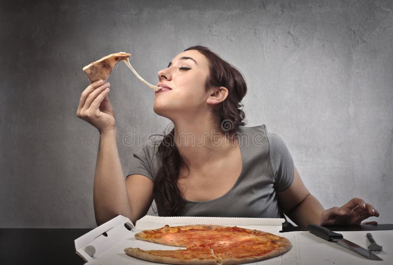 Essen einer Pizza