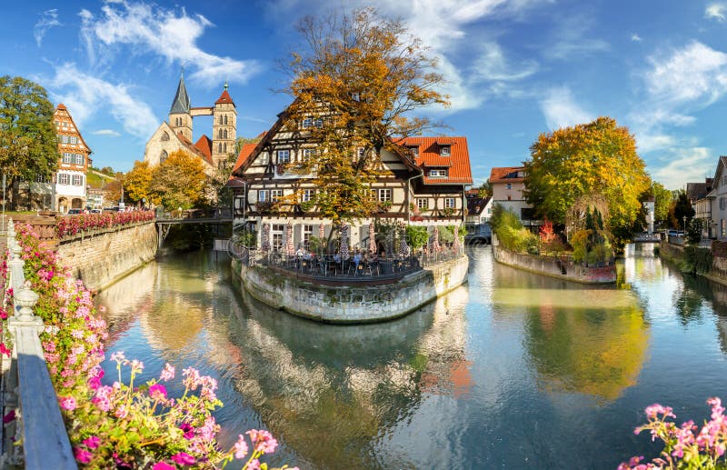 Esslingen AM Neckar, Γερμανία, φυσική άποψη του μεσαιωνικού πόλης κέντρου στοκ εικόνα με δικαίωμα ελεύθερης χρήσης Esslingen AM Neckar, Γερμανία, φυσική άποψη του μεσαιωνικού πόλης κέντρου στοκ εικόνα με δικαίωμα ελεύθερης χρήσης