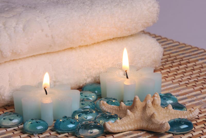 Essuie-main et bougies image stock Essuie-main et bougies image stock