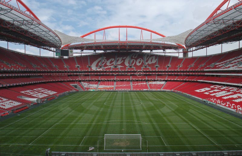 Benfica tem de vender jogadores para ser competitivo na Europa
