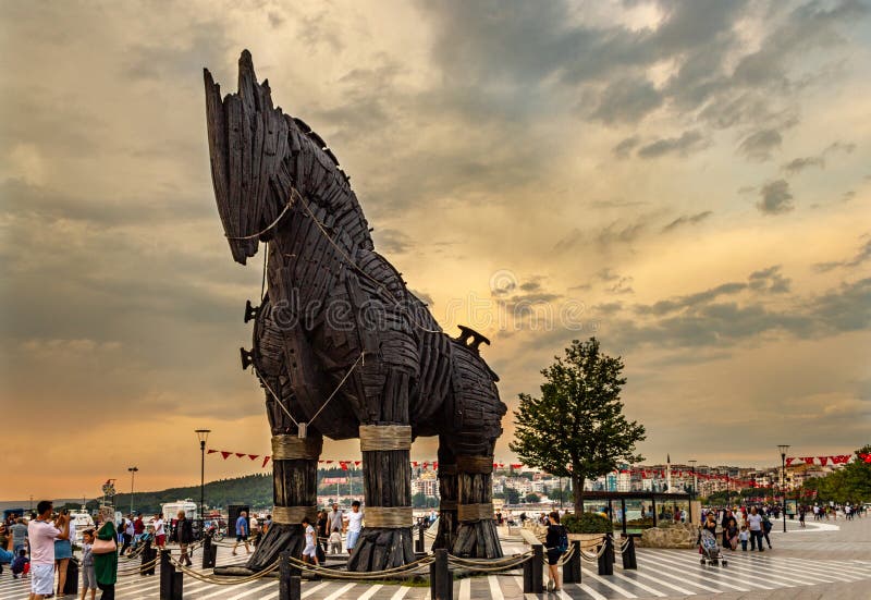 Cavalo De Troia De Madeira Em Canakkale, Turquia Imagem de Stock Editorial  - Imagem de turismo, marco: 93925579