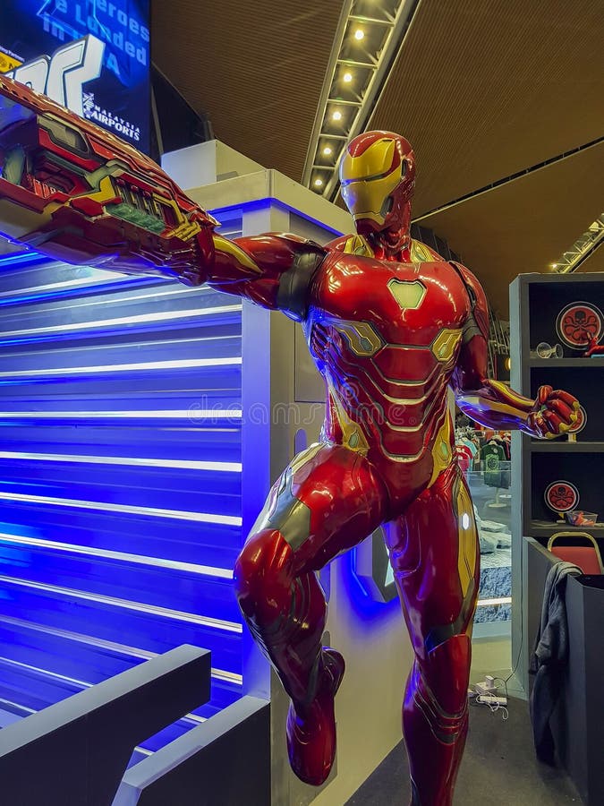 EstÃ¡tua De Ironman De Avengers Endgame. Os Vingadores, Ã© Um Filme De  Super-herÃ³i Americano Baseado Na Equipe De Super-herÃ³is Foto de Stock  Editorial - Imagem de martelo, américa: 155474183